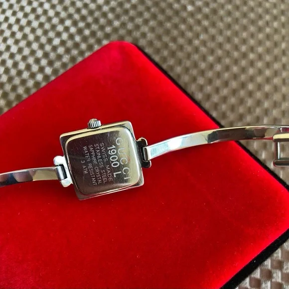 Ladies GUCCI bangle watch❤️SO CUTE❤️❤️❤️ - Picture 5 of 11